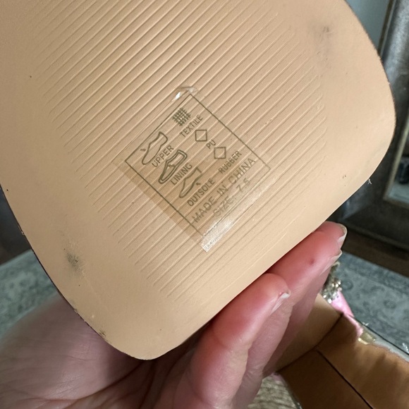 Azalea Wang Sz 7.5 Cici Pink Jeweled Platform Sandals Gold Ankle Straps EUC - Picture 7 of 8